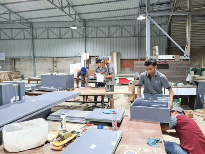 Đội ngũ kỹ thuật tại xưởng