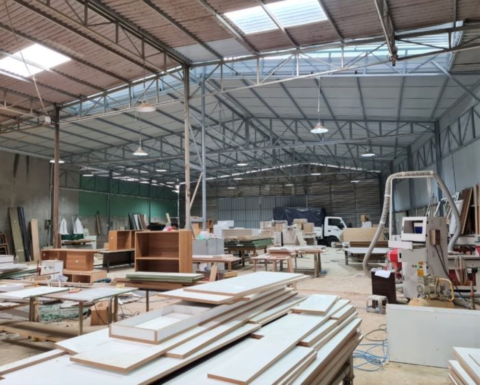 Diện tích rộng lớn tại xưởng gỗ