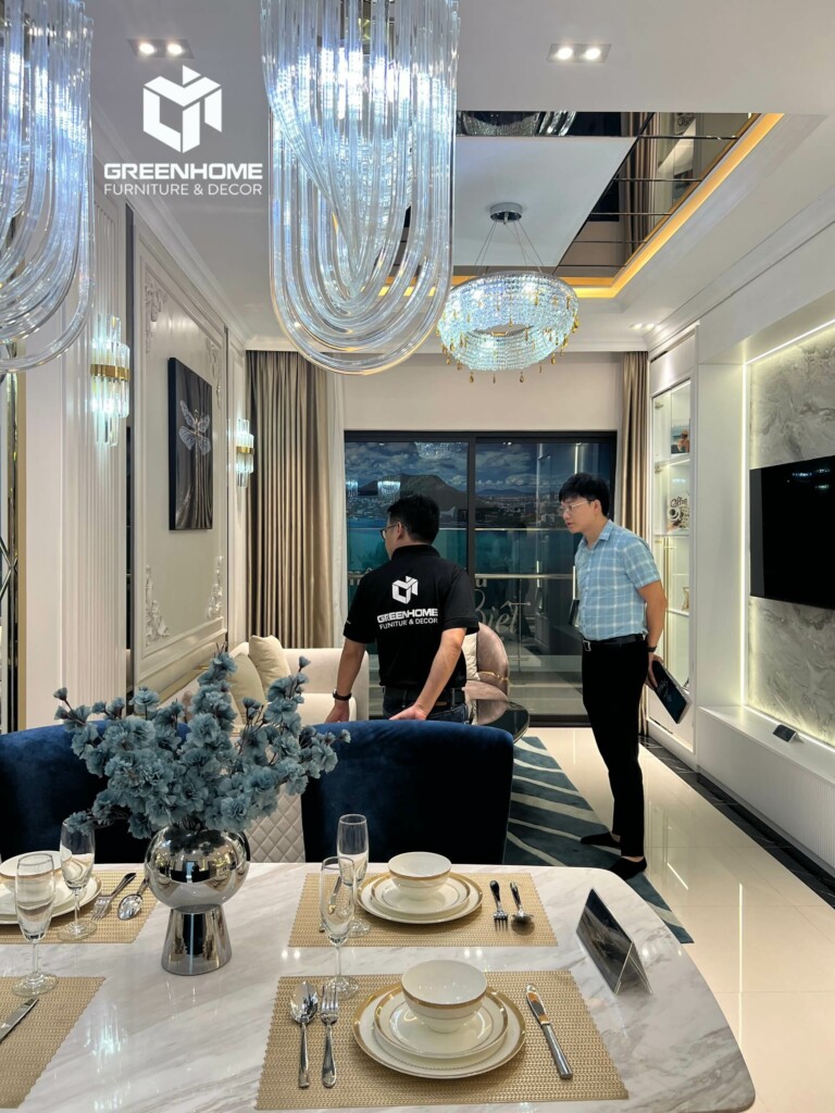 Anh Đức cùng ban quản lý công trình đi tham quan thiết kế nội thất nhà mẫu - Hình 3