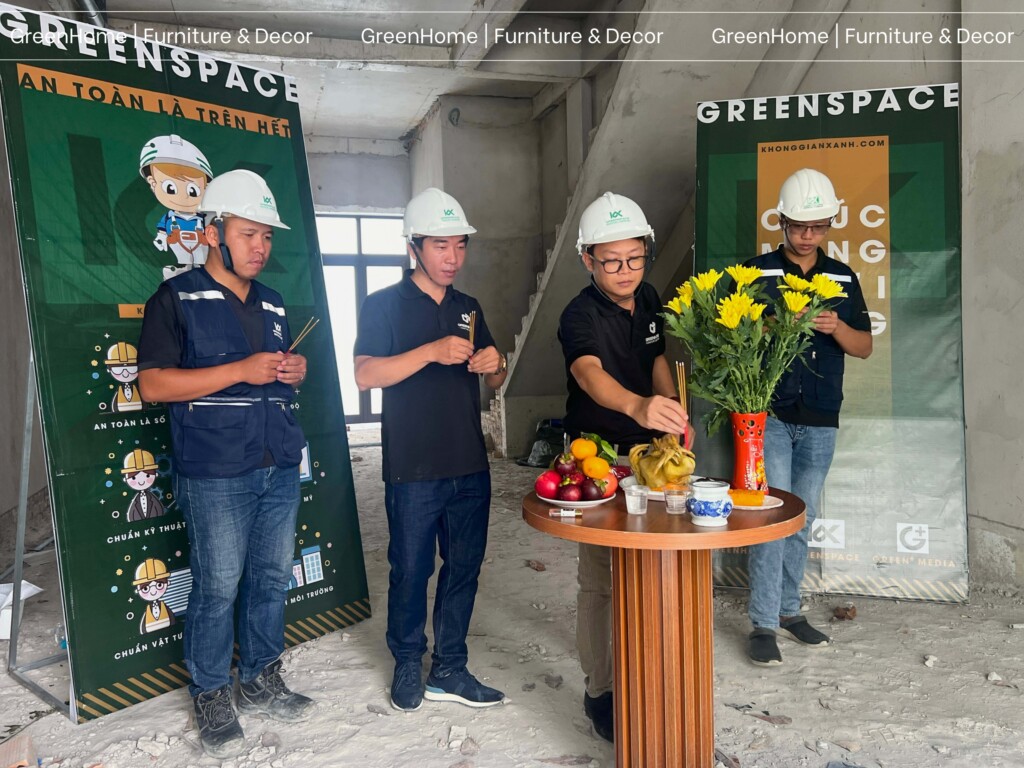 Anh Đức (đại diện GH) cúng khởi công dự án Mr. H